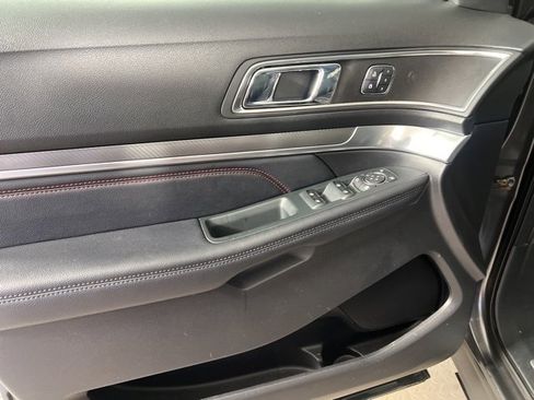 Used 2018 Ford Explorer Sport w/ Equipment Group 401A image 19