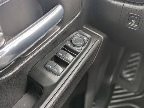 Used 2025 Chevrolet Silverado 2500 Custom w/ Custom Value Package image 36