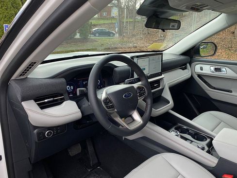 New 2026 Ford Explorer Active w/ Active Comfort Package image 20