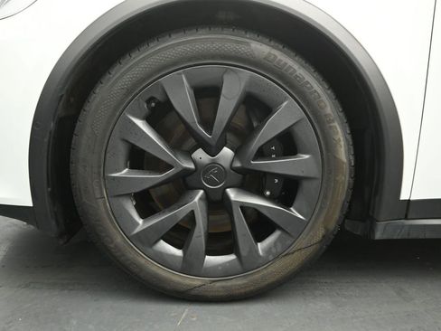 Used 2022 Tesla Model X image 28