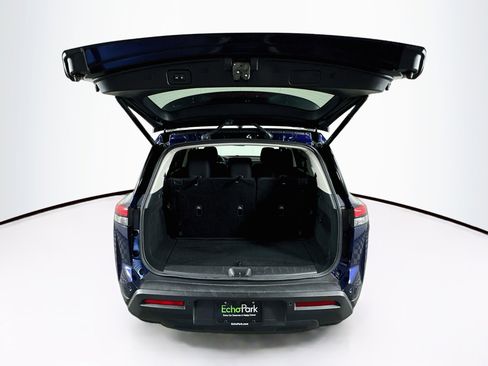 Used 2025 Nissan Pathfinder SV FWD image 29