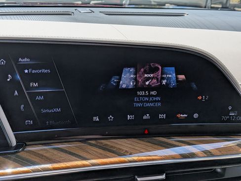 Used 2022 Cadillac Escalade Sport Platinum w/ LPO, ONYX Package AWD/4WD image 20