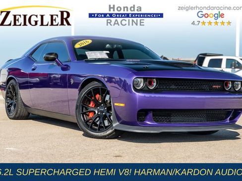 Used 2016 Dodge Challenger SRT Hellcat image 1