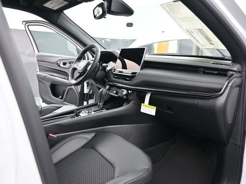 New 2026 Jeep Compass Latitude image 25