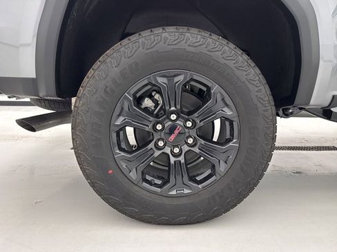New 2025 GMC Canyon Elevation w/ Convenience Package image 7