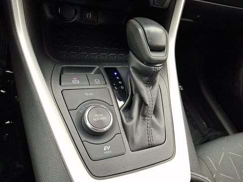 Certified 2025 Toyota RAV4 XLE AWD/4WD image 16