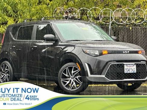 Used 2023 Kia Soul LX image 1