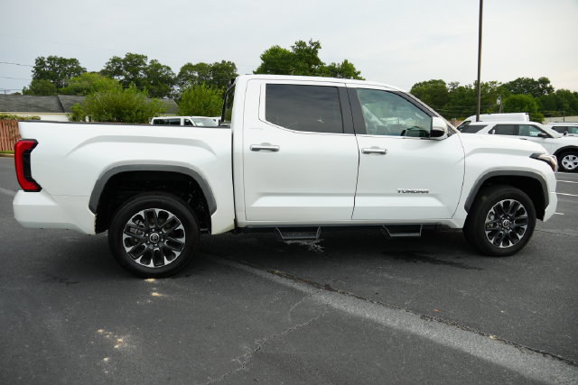 Used 2024 Toyota Tundra Limited AWD/4WD image 9