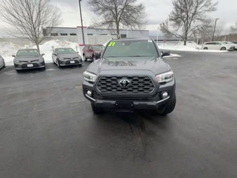 Certified 2021 Toyota Tacoma TRD Off-Road image 3