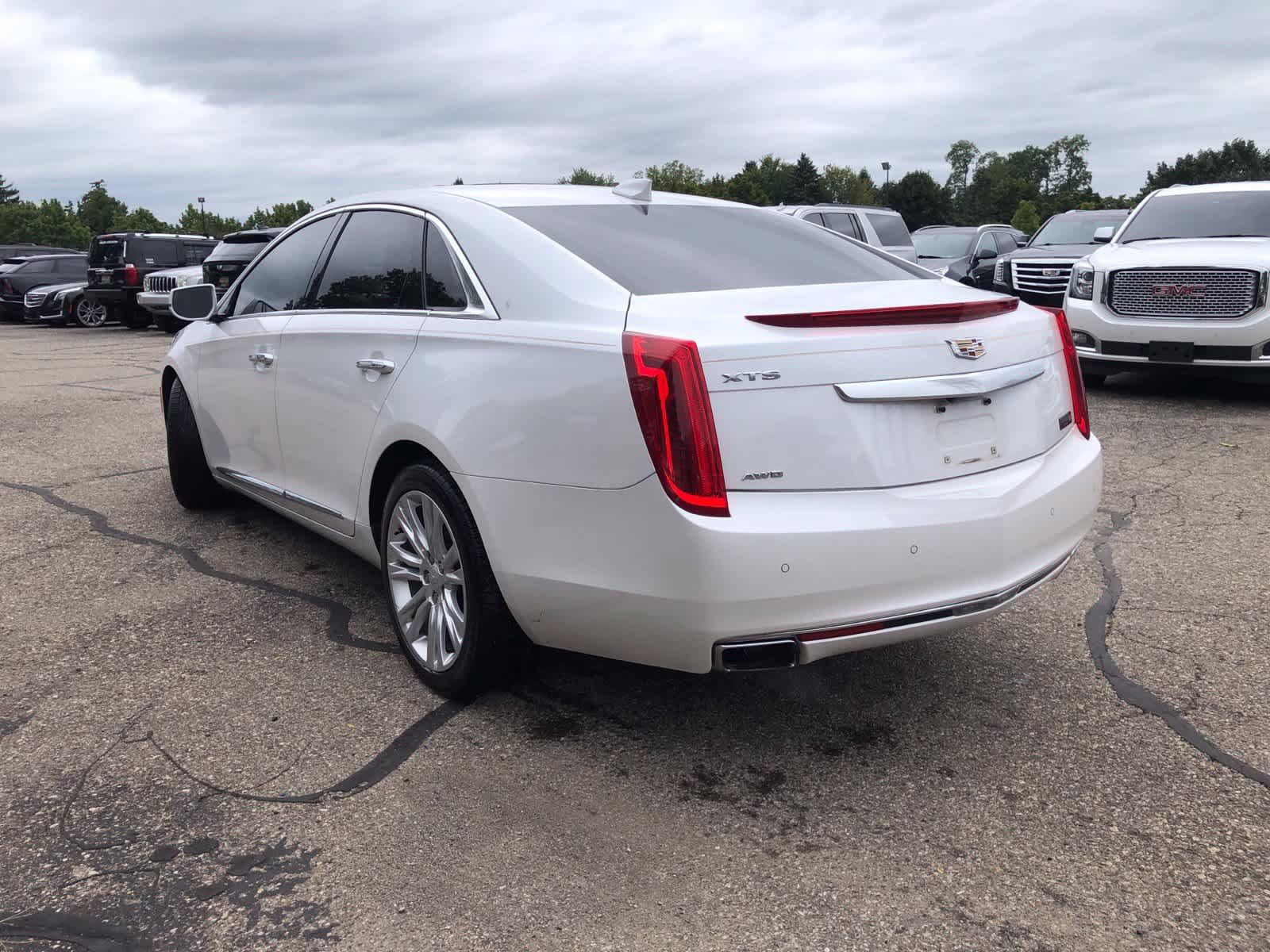 Used 2017 Cadillac XTS Luxury w/ Driver Awareness Package AWD/4WD image 5