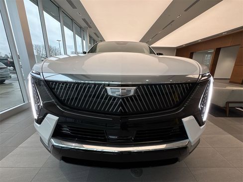 New 2025 Cadillac Escalade IQ Luxury 1 w/ Smart Trailering package image 27