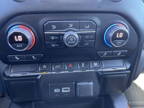 Used 2020 Chevrolet Silverado 1500 RST w/ Texas Edition image 27