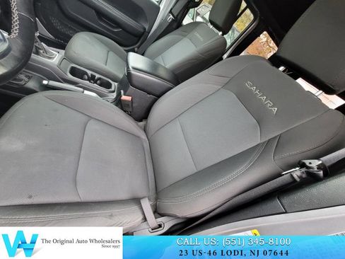 Used 2018 Jeep Wrangler Unlimited Sahara image 12