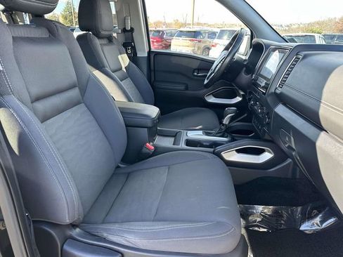 Used 2022 Nissan Frontier SV image 10