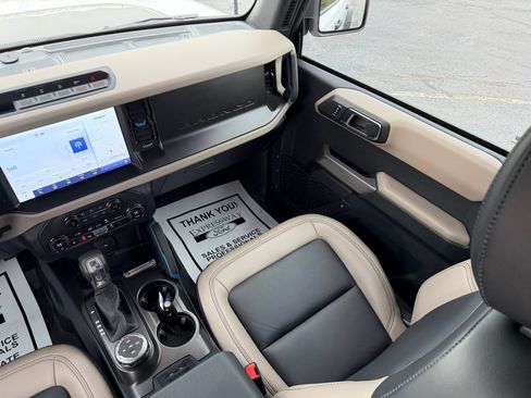 Used 2023 Ford Bronco Wildtrak AWD/4WD image 16