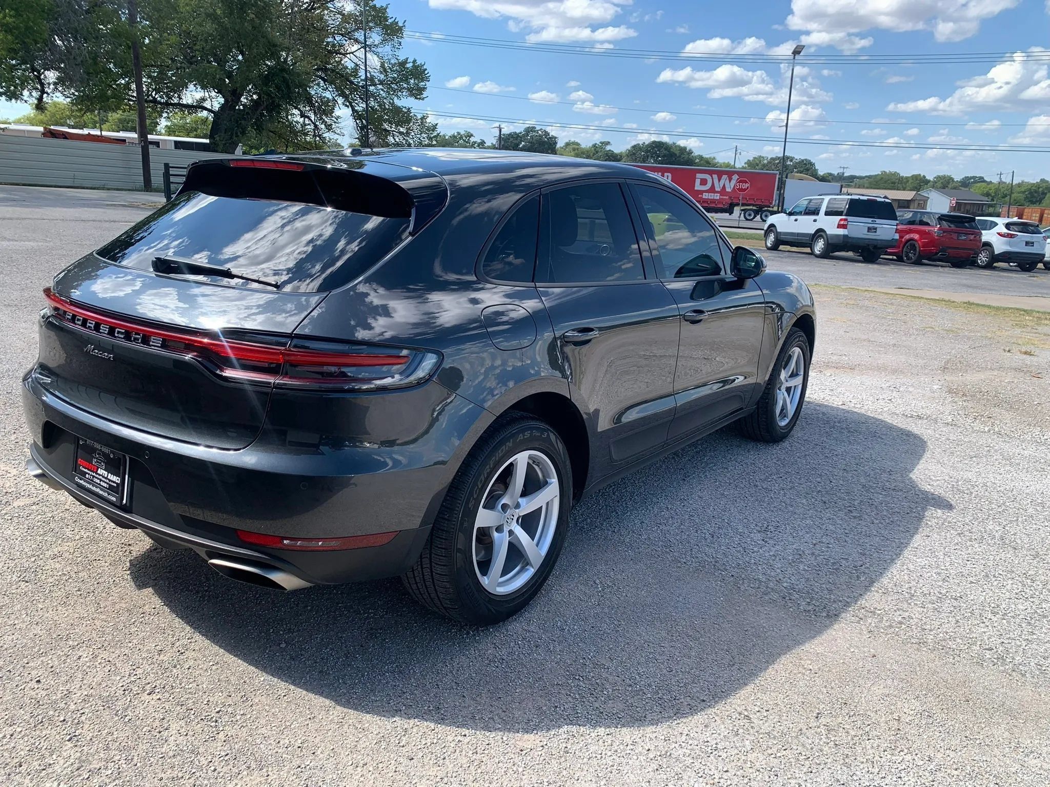 Used 2019 Porsche Macan AWD/4WD image 5