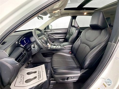 Used 2023 INFINITI QX60 Luxe image 19
