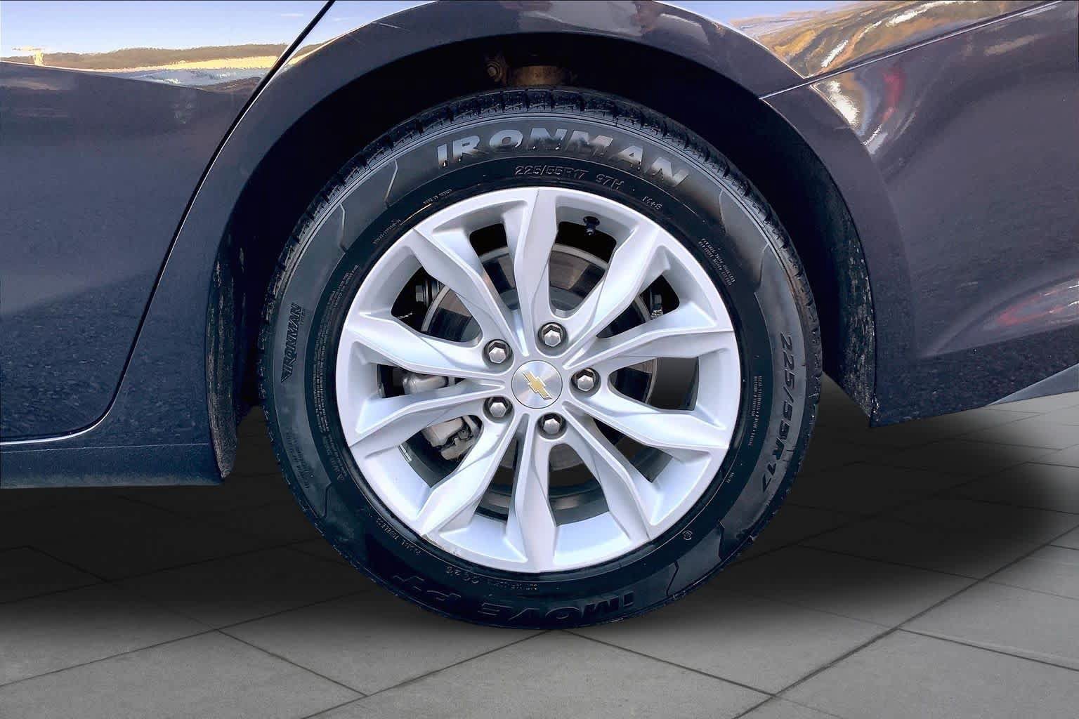 Used 2023 Chevrolet Malibu LT FWD image 10