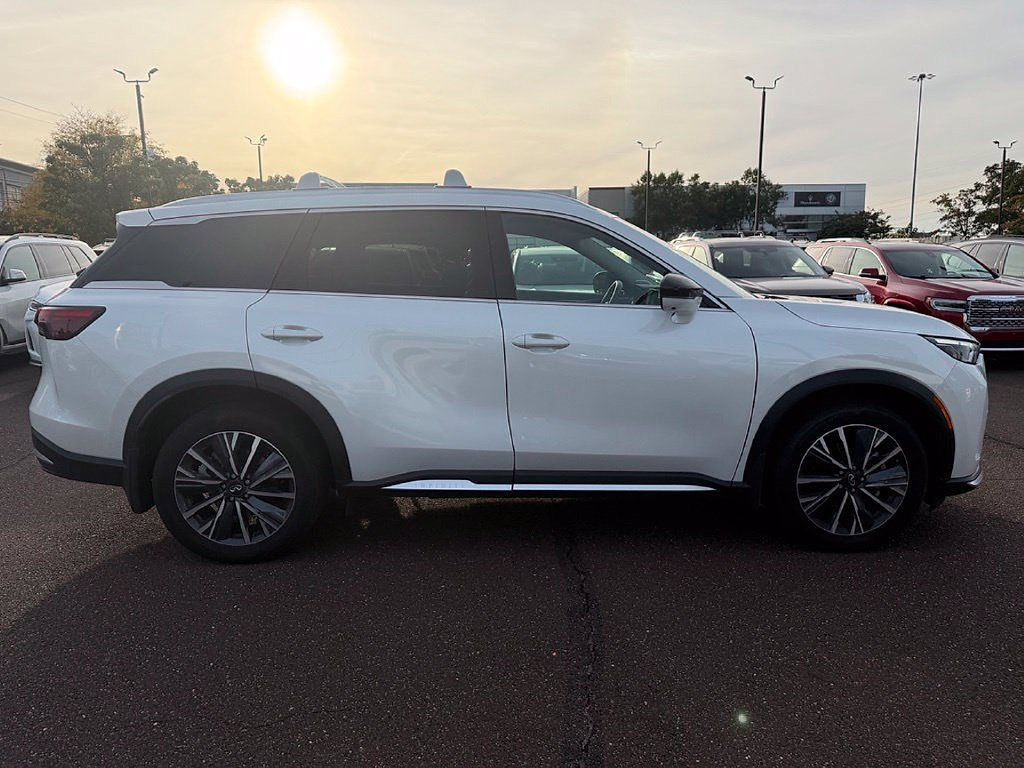 Certified 2026 INFINITI QX60 Luxe w/ Cargo Package AWD/4WD image 8