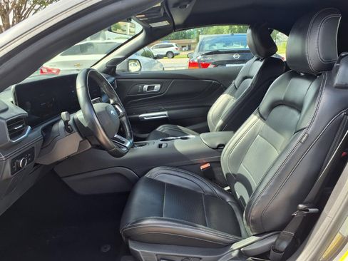 Used 2025 Ford Mustang Premium RWD image 18