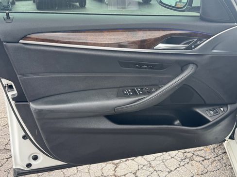 Used 2019 BMW 530e w/ Convenience Package image 15