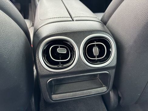 Used 2022 Mercedes-Benz C 300 Sedan image 13
