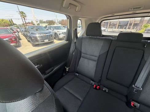 Used 2025 Nissan Rogue SV FWD image 40