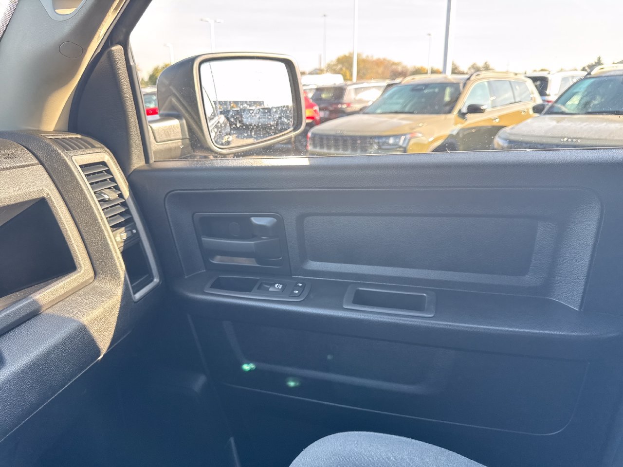 Used 2022 RAM 1500 Express w/ Wheel & Sound Group AWD/4WD image 22