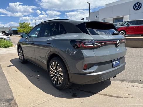 Used 2024 Volkswagen ID.4 Pro AWD/4WD image 3