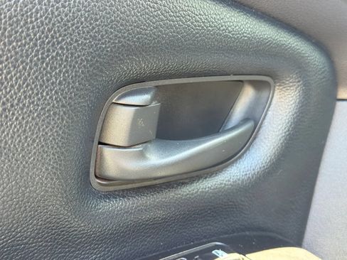 Used 2017 Nissan Titan S RWD image 11