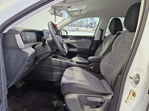 Certified 2025 Volkswagen Tiguan S FWD image 16