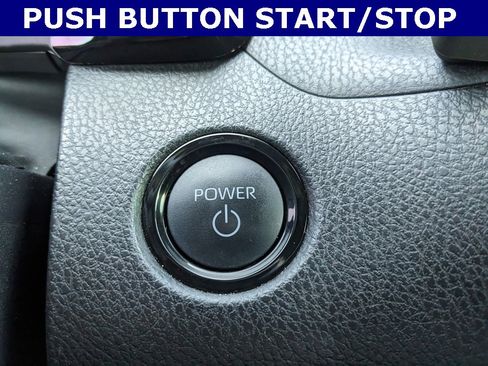 Used 2025 Toyota Camry SE image 13