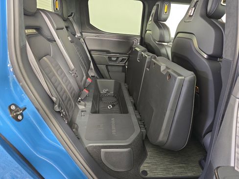 Used 2022 Rivian R1T Adventure image 24