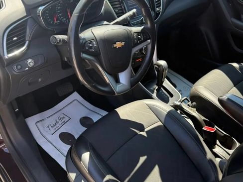 Used 2022 Chevrolet Trax LT w/ Driver Confidence Package AWD/4WD image 12