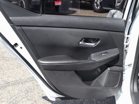 Used 2023 Nissan Sentra SV FWD image 32