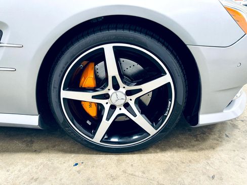 Used 2014 Mercedes-Benz SL 550 image 11