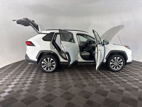 Used 2019 Toyota RAV4 XLE Premium w/ All Weather Liner Package image 15