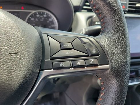 Used 2024 Nissan Versa SR FWD image 27