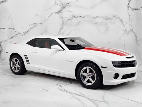 Used 2012 Chevrolet Camaro SS w/ RS Package RWD image 6