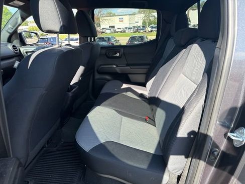 Used 2021 Toyota Tacoma TRD Sport AWD/4WD image 6