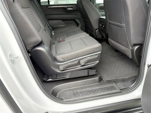 Certified 2025 Chevrolet Suburban LS image 15