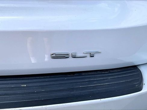 Used 2022 GMC Yukon XL SLT w/ SLT Premium Package AWD/4WD image 8