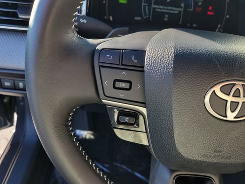 Used 2025 Toyota Camry LE image 30