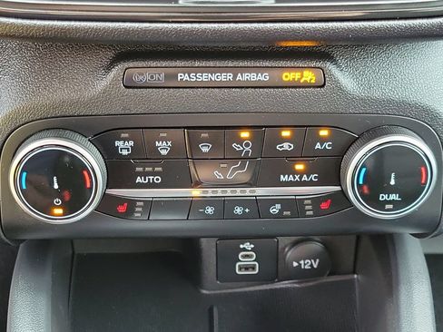 Used 2025 Ford Escape ST-Line Select AWD/4WD image 29