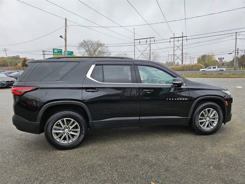 Used 2023 Chevrolet Traverse LT image 6