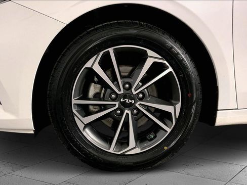 Certified 2024 Kia Forte LXS image 9