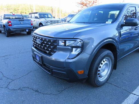 Used 2025 Ford Maverick XL image 3