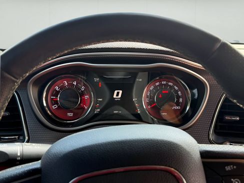 Used 2016 Dodge Challenger SRT Hellcat RWD image 20