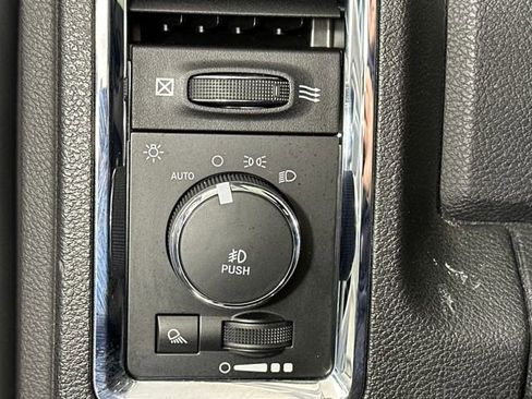 Used 2017 RAM 1500 Laramie w/ Convenience Group image 19