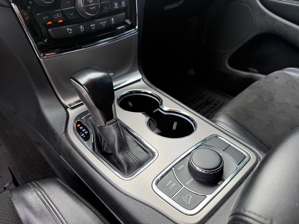 Used 2022 Jeep Grand Cherokee Laredo X AWD/4WD image 15
